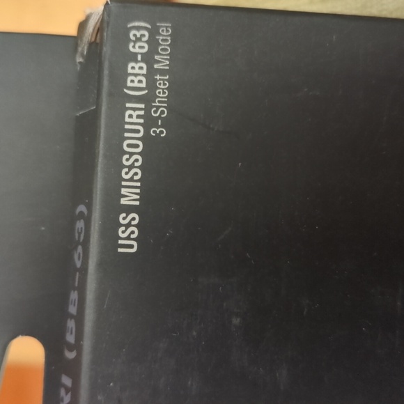 Metal Earth USS Missouri 3D Steel Model Kit - Picture 7 of 7